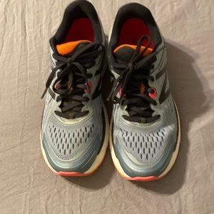 New balance stability running shoes